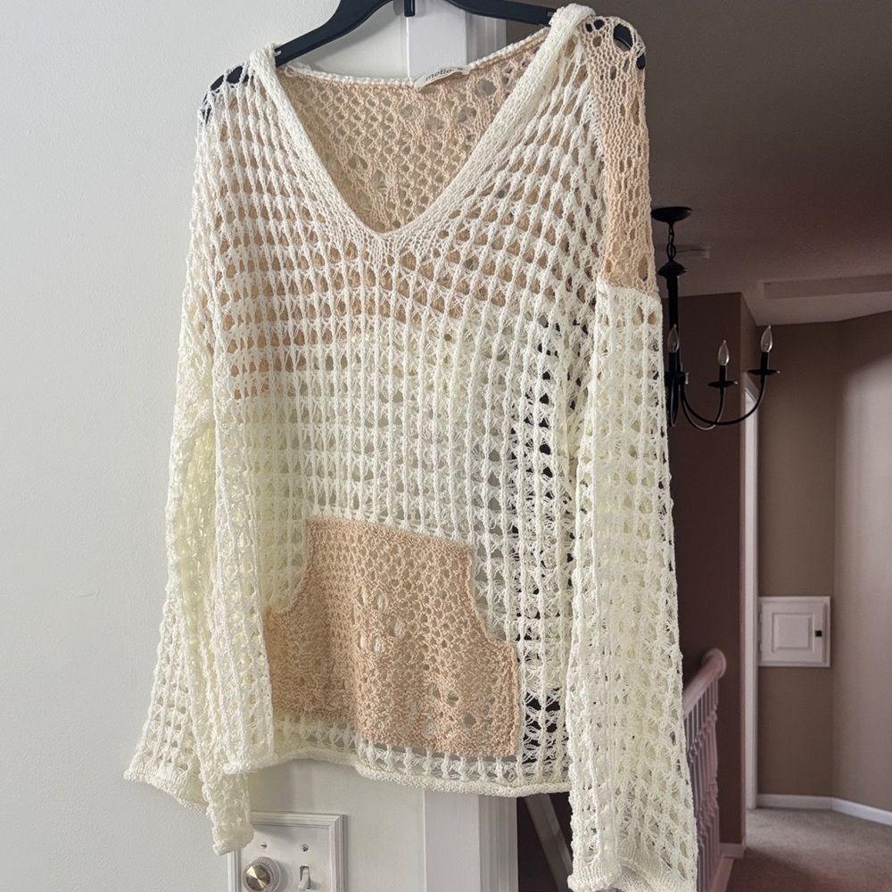 Mello. - Hooded Wide V Neck Crochet Top with Front Pocket